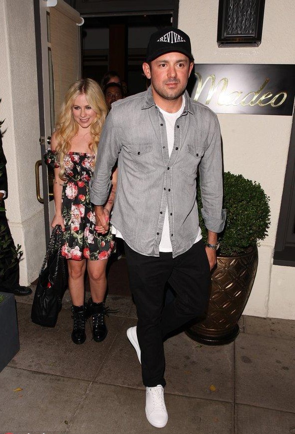 avril04.jpg avril04.jpg