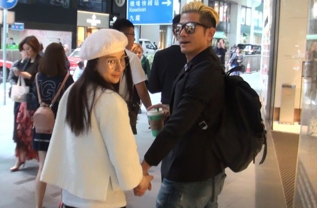 aaron02.jpg aaron02.jpg