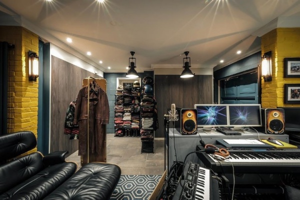 mark_03.jpg mark_03.jpg