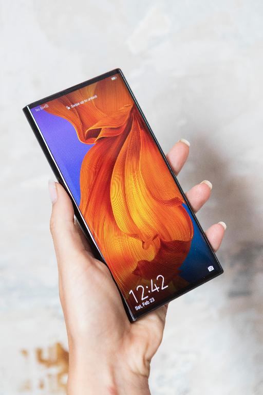 HUAWEI-X-foldable-phone.jpg