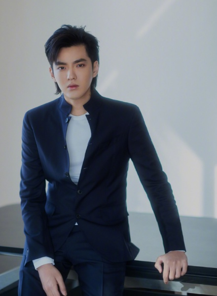 kris_02.jpg kris_02.jpg