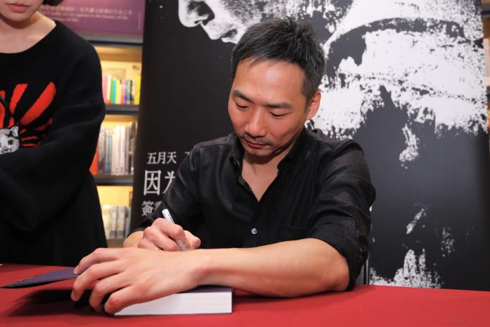 mayday02.jpg mayday02.jpg