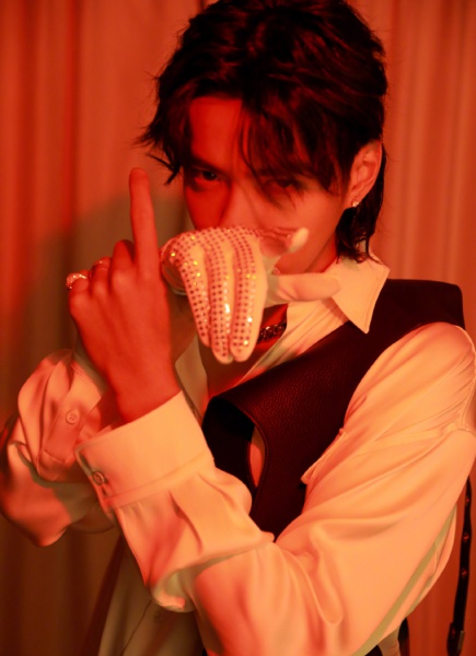 kris_01.jpg kris_01.jpg