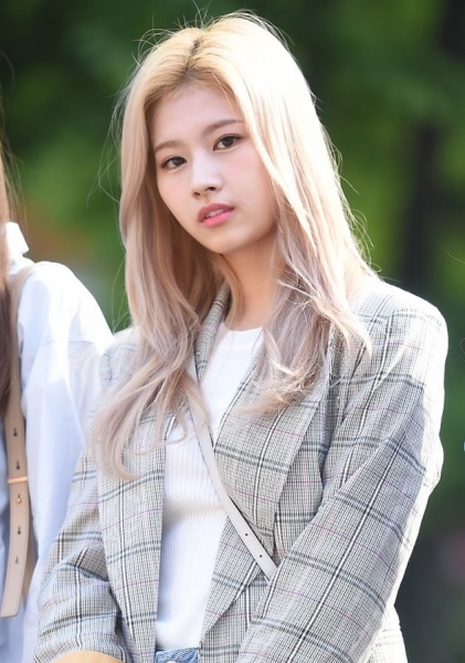 sana_02.jpg