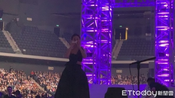 rainie_04.jpg rainie_04.jpg