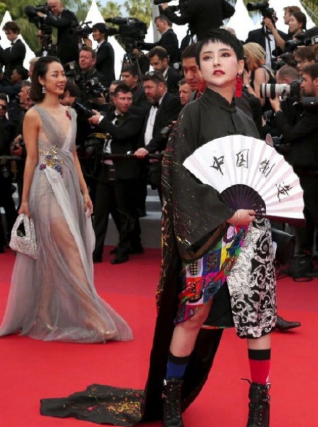 red_06.jpg red_06.jpg