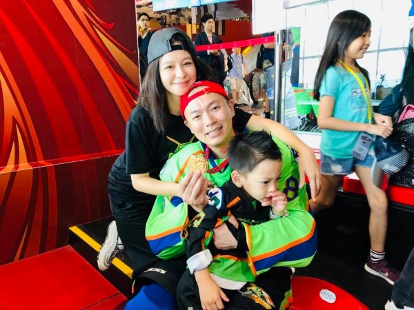 vivian_02.jpg vivian_02.jpg