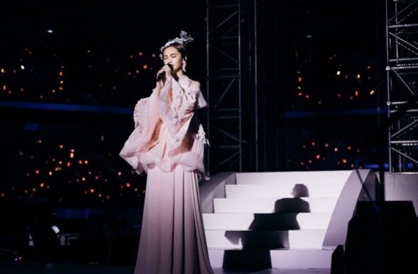 rainie_01.jpg rainie_01.jpg