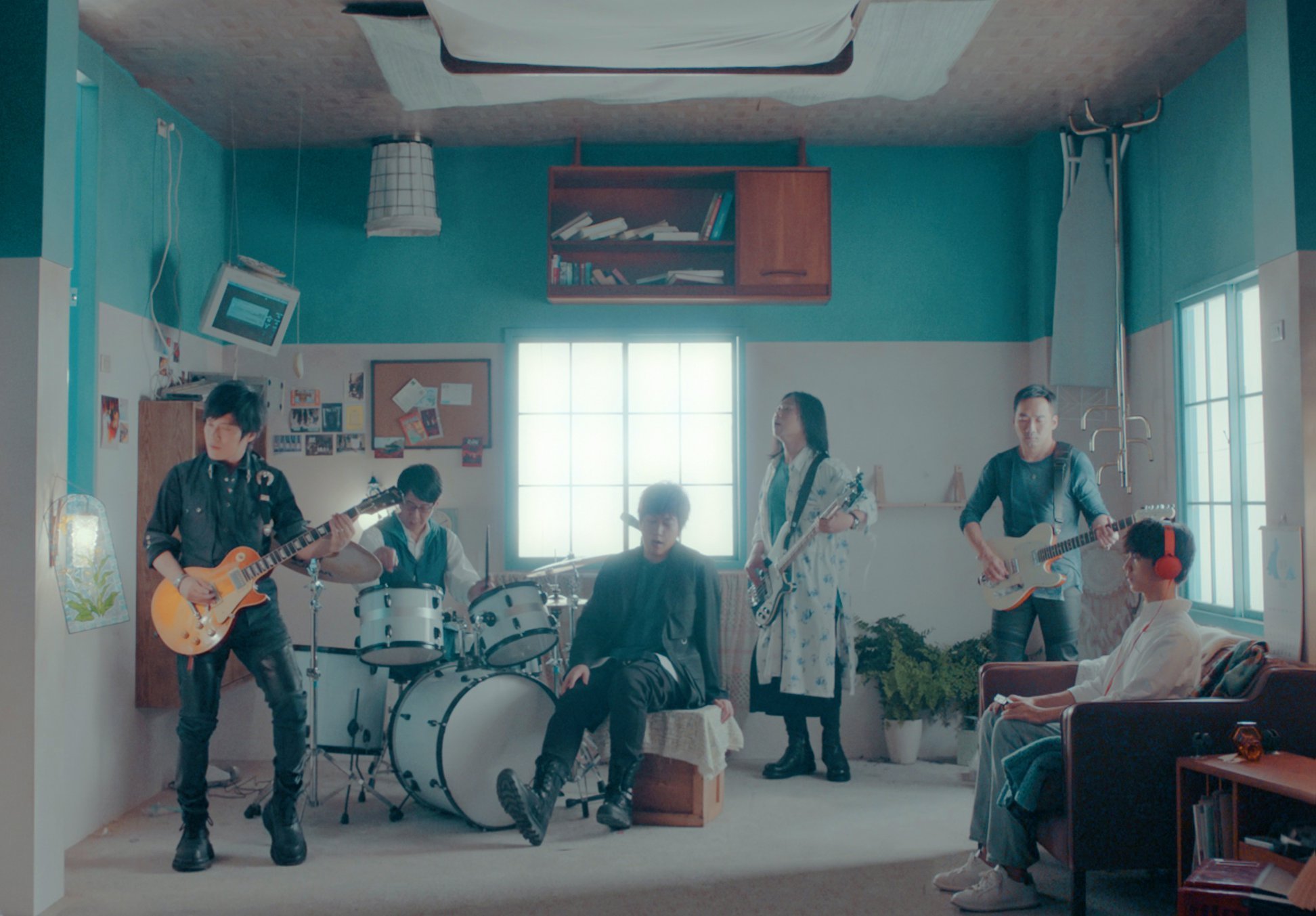 mayday03.jpg mayday03.jpg