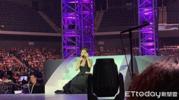 rainie_05.jpg rainie_05.jpg