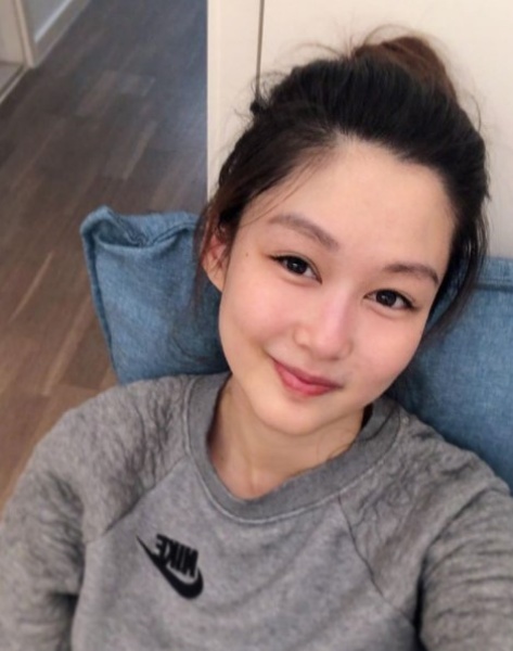 eliza_04.jpg eliza_04.jpg