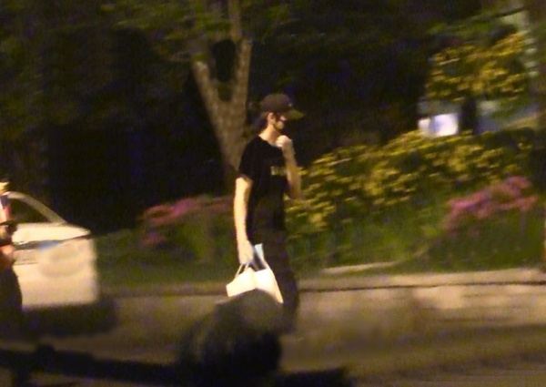 kris_01.jpg kris_01.jpg