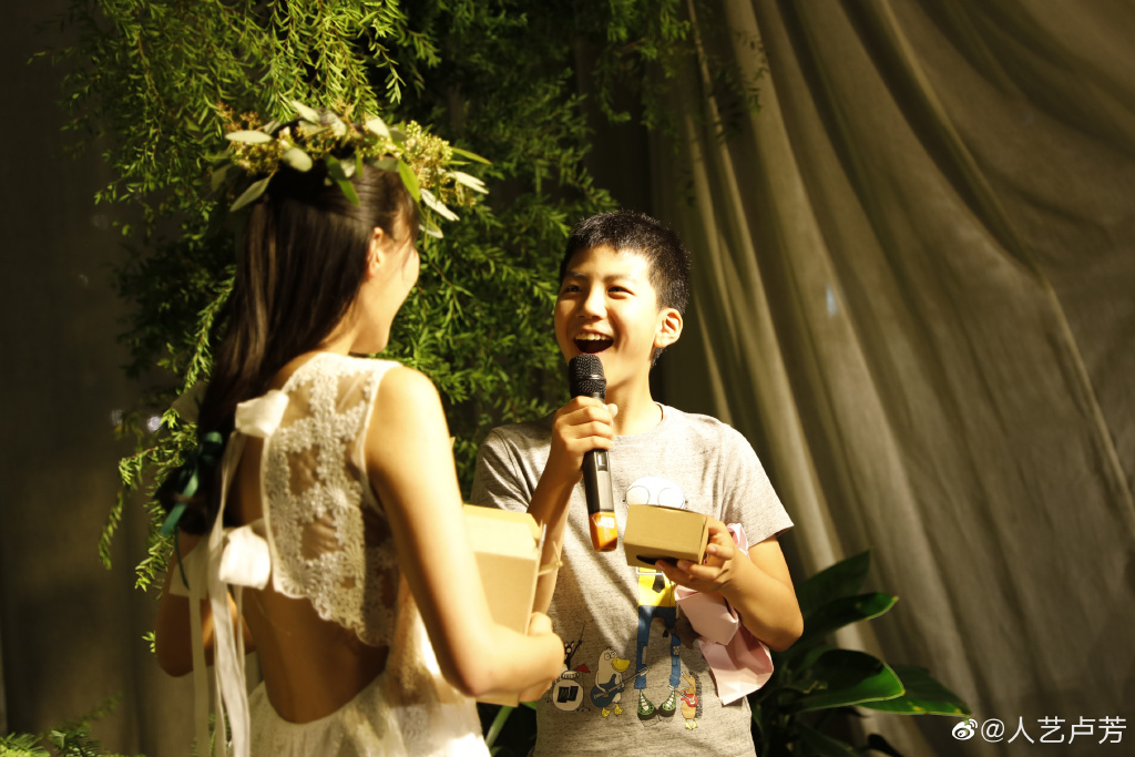 702452afly1g6rgyflkivj24df2wye87.jpg 702452afly1g6rgyflkivj24df2wye87.jpg