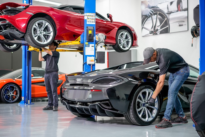 McLaren-Workshop.jpg McLaren-Workshop.jpg