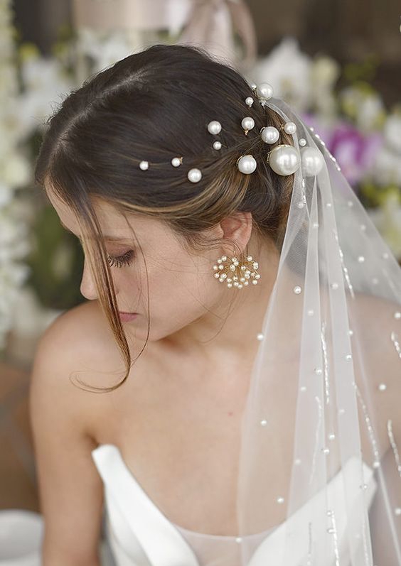 wedding-hairstyle-with-pearls.jpg