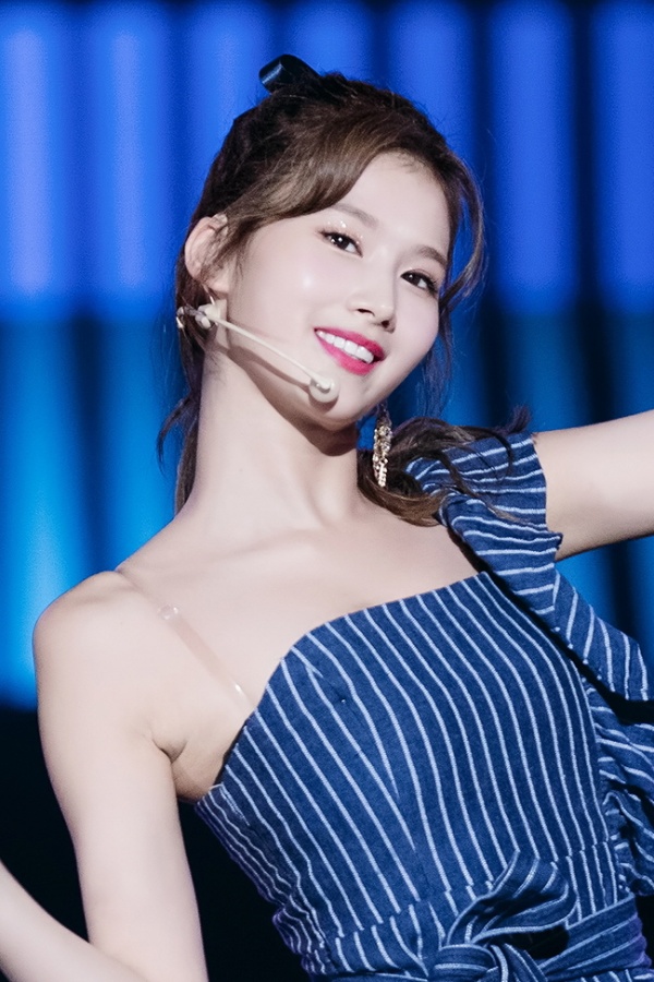 180717_열린음악회_트와이스_(2)_(cropped).jpg 180717_열린음악회_트와이스_(2)_(cropped).jpg