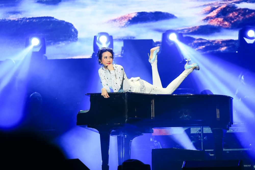 The-Ultimate-Karen-Mok-Show-in-KL-(2).jpg