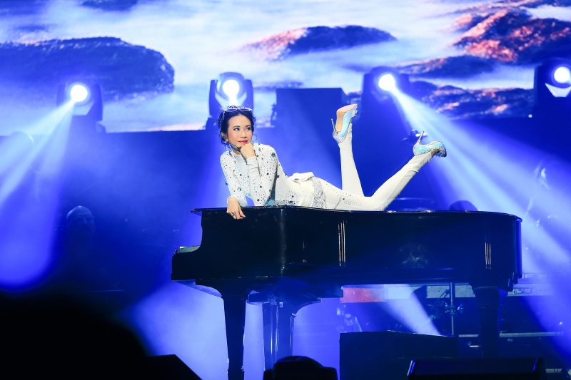The-Ultimate-Karen-Mok-Show-in-KL-(1).jpg