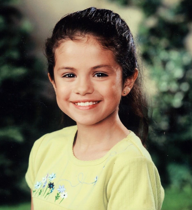 selena-gomez-chilhood.png