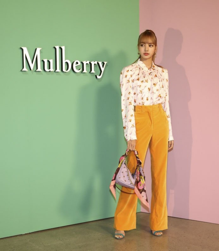 Blackpink-Lisa-Mulberry-Small-Leighton.jpg