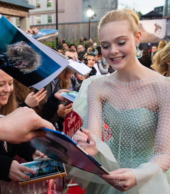 elle-fanning-wearing-in-green-dress.jpg elle-fanning-wearing-in-green-dress.jpg