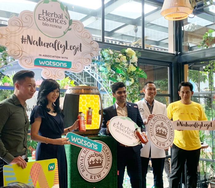 herbal-essences-bio-launching.jpg