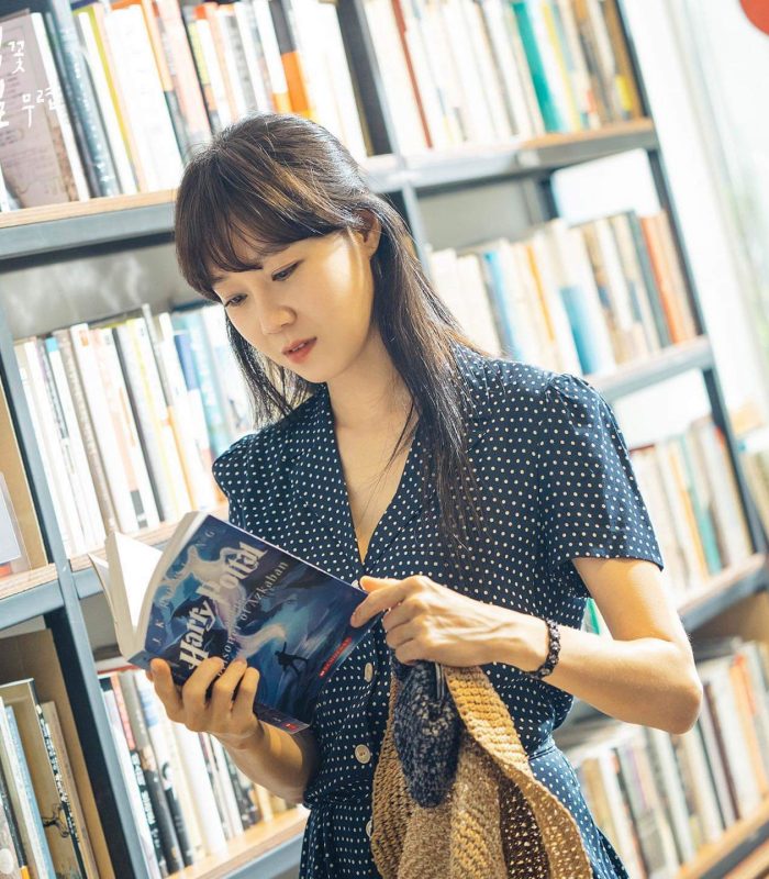 gong-hyo-jin-in-polka-dot-dress.jpg