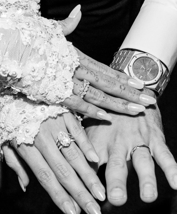 hailey-bieber-wedding-band-rings.jpg hailey-bieber-wedding-band-rings.jpg
