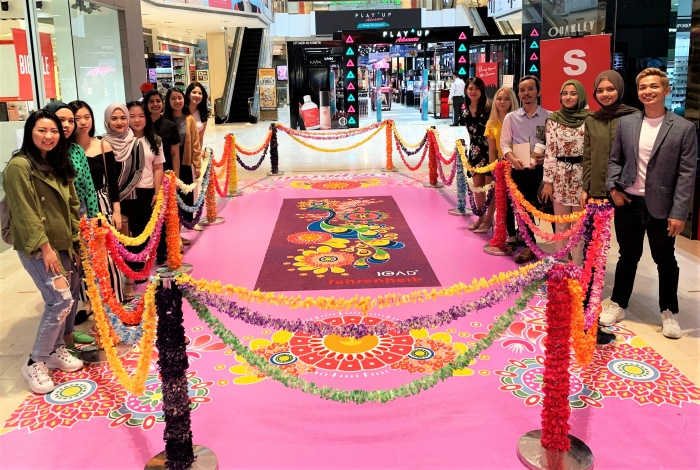 Students-of-INTI-College-at-Fahrenheit88-Beautiful-Deepavali-Peacock-Rangoli.jpg