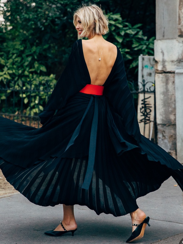pleated-dress-fashionista.jpg
