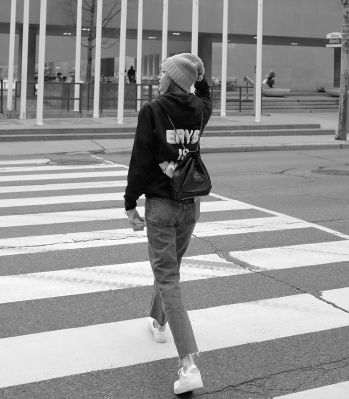blackpink-lisa-chanel-gabrielle-backpack.jpg