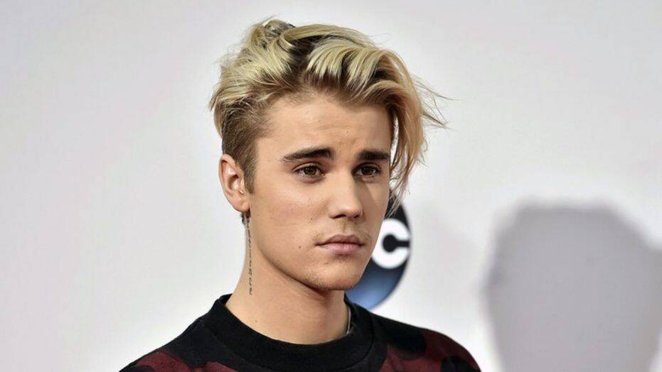 JustinBieber2015.jpg JustinBieber2015.jpg