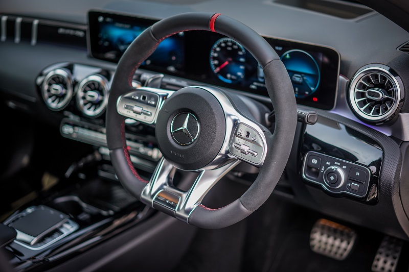 Mercedes-AMG-A-35-4MATIC-Sedan-Int-(14).jpg