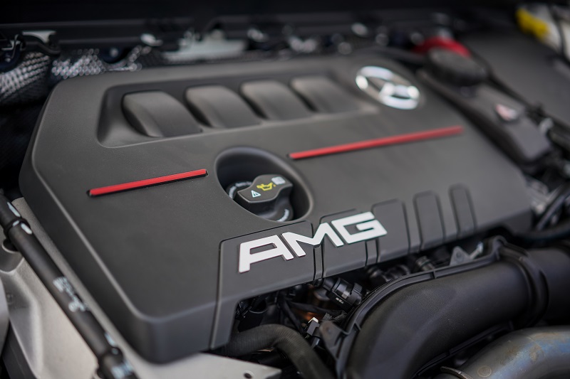Mercedes-AMG-A-35-4MATIC-Sedan-Int-(7).jpg