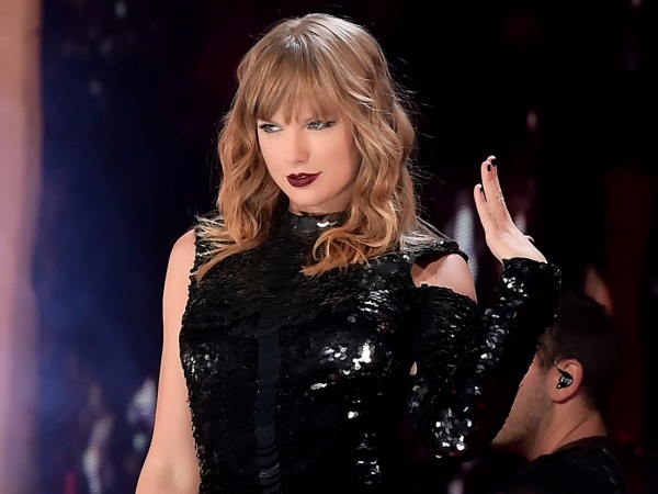 taylor_03.jpg taylor_03.jpg