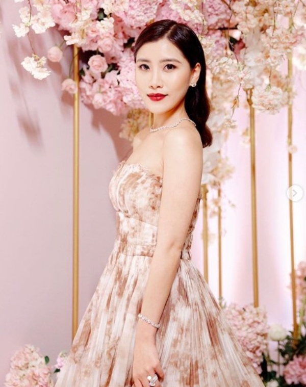 tan_03.jpg tan_03.jpg