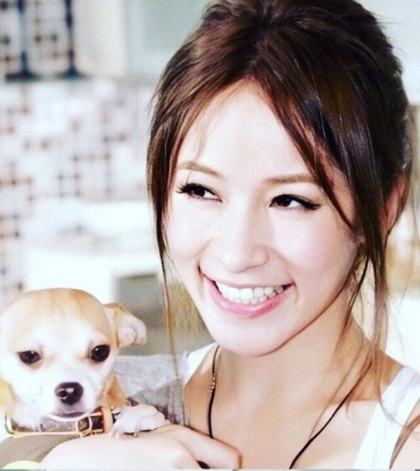 elva_02.jpg elva_02.jpg