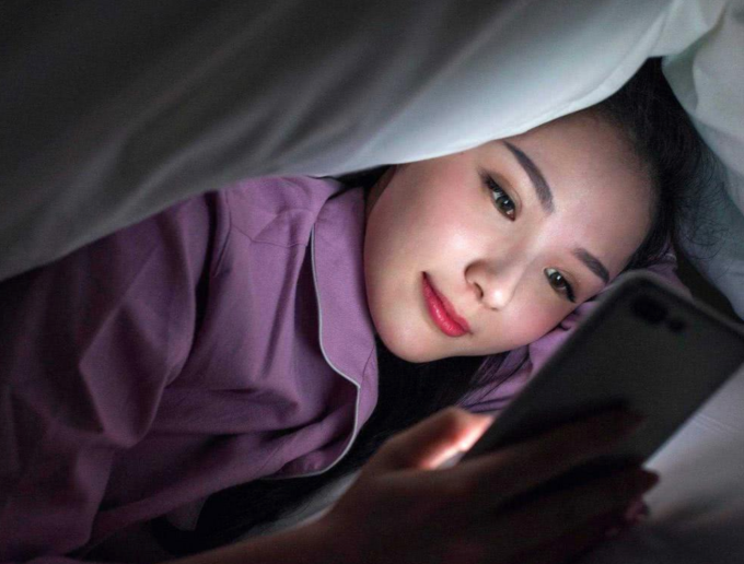 using-phone-midnight.png using-phone-midnight.png