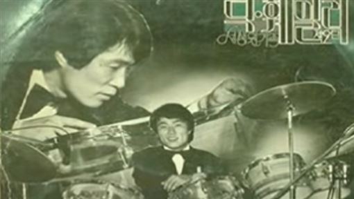 2504948-XXL.jpg 2504948-XXL.jpg