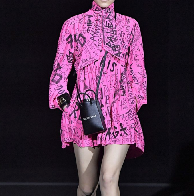 balenciaga-mobile-bag.png balenciaga-mobile-bag.png