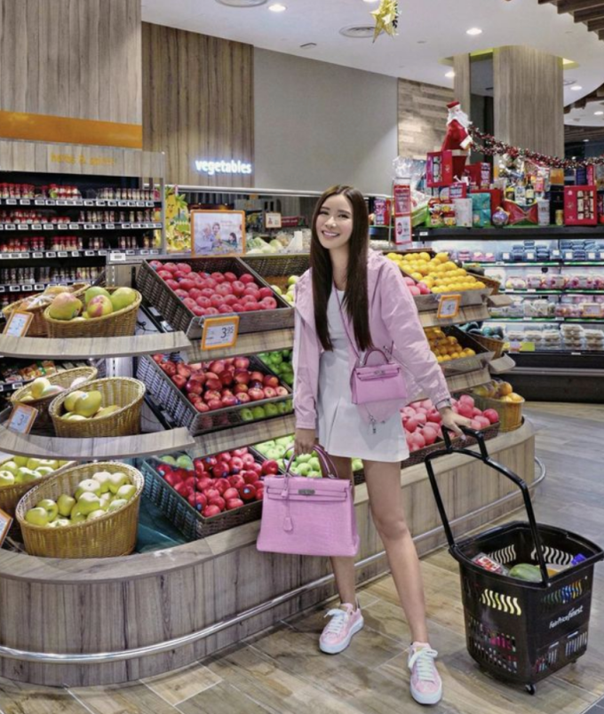 pink-hermes.png pink-hermes.png