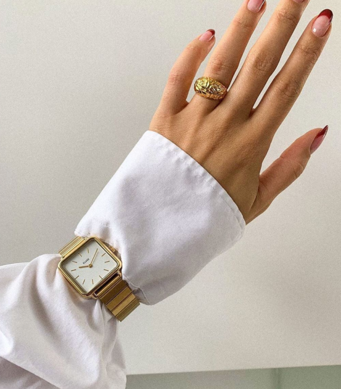 cluse-square.png cluse-square.png