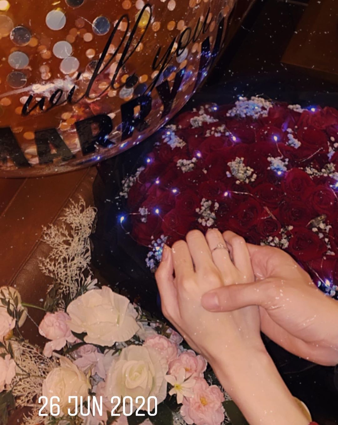 yueer_moonlover_117809801_2862460497366767_1760433075402056098_n.jpg yueer_moonlover_117809801_2862460497366767_1760433075402056098_n.jpg