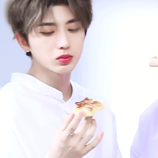 caixukun111.gif caixukun111.gif
