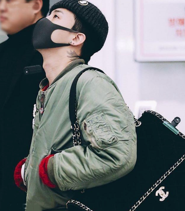 g-dragon-flap-bag.png