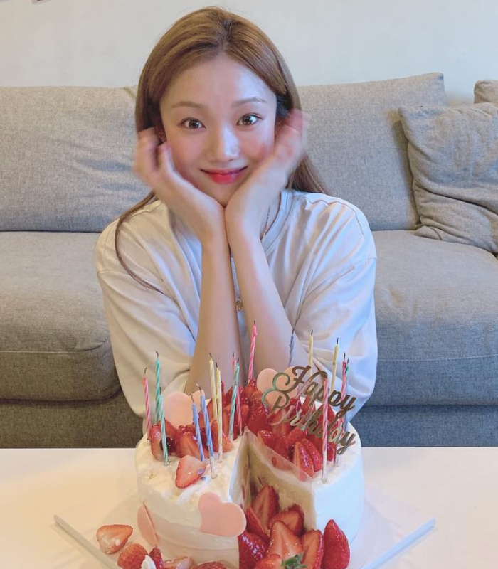 lee-sung-kyung-beauty.png