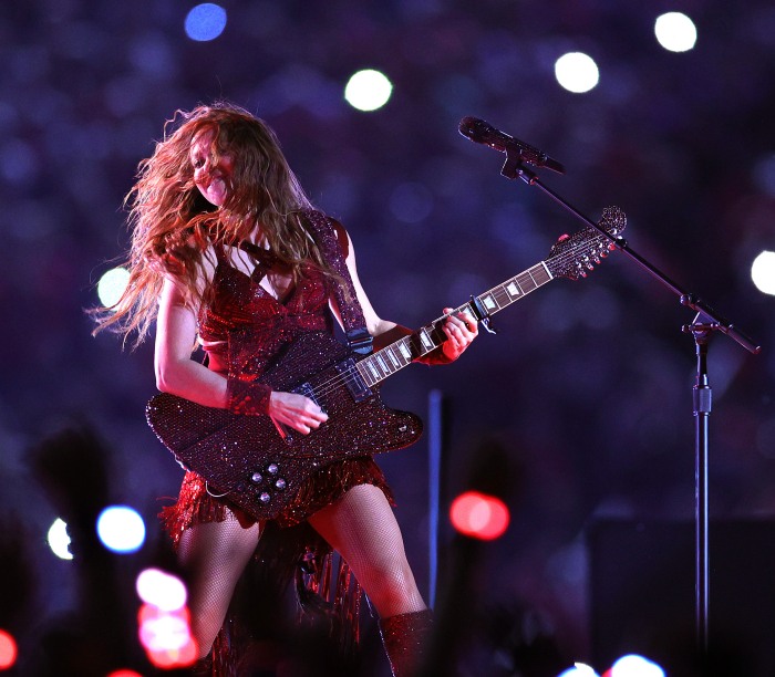 shakira-swarovski-guiter.jpg