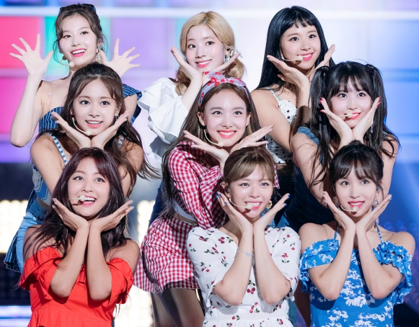 mina_02.jpg mina_02.jpg