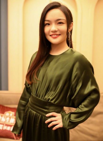 singer_03.jpg singer_03.jpg