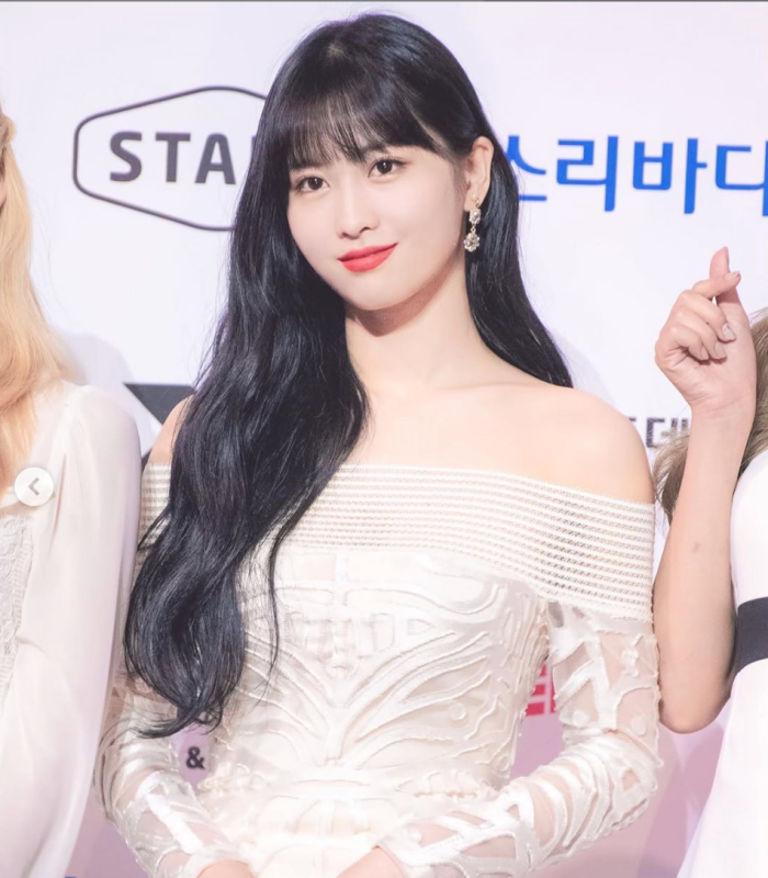 momo-off-shoulder-look.png